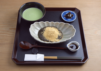 丸の内店茶菓　出来立てわらび