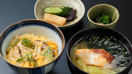 白魚玉〆丼と鯛・春キャベツ煮麺セット
